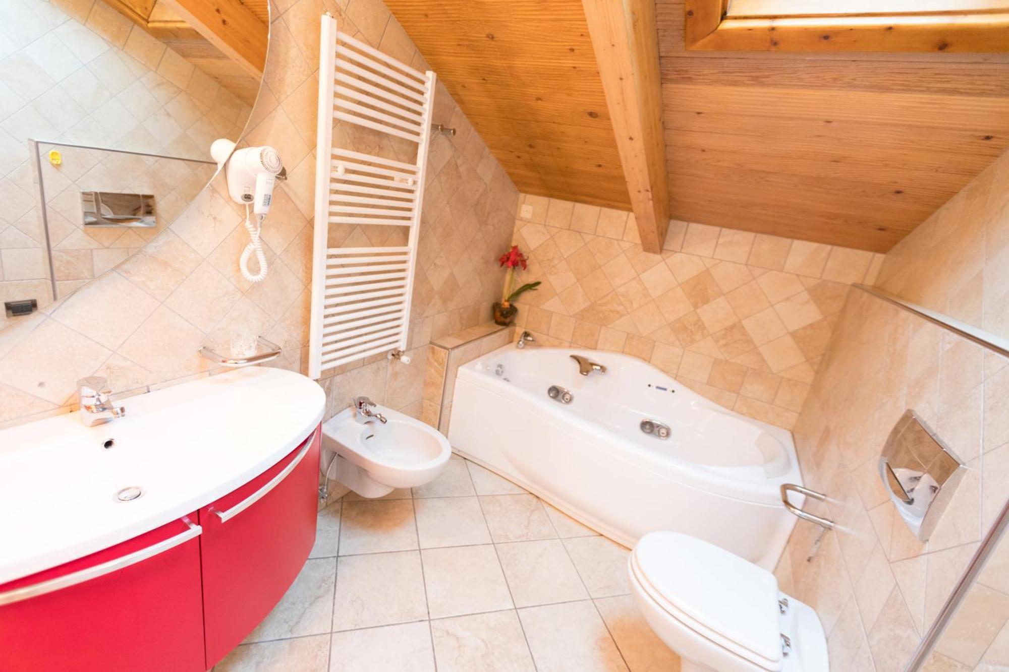 Hotel Champagne 3*