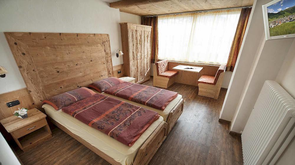 Champagne Hotel